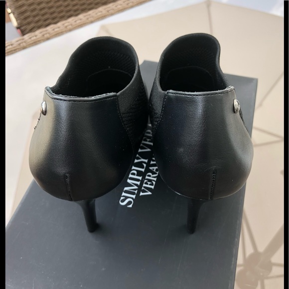 NWT Simply Vera Wang Warsaw Black Booties - Picture 3 of 8
